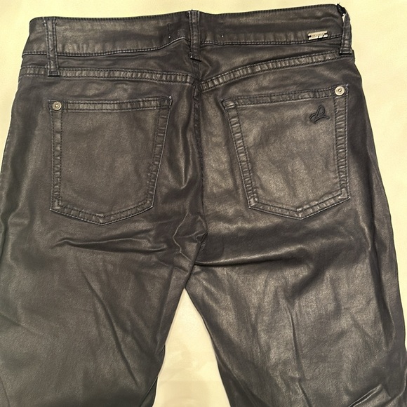 DL1961 coated denim! - Picture 2 of 4